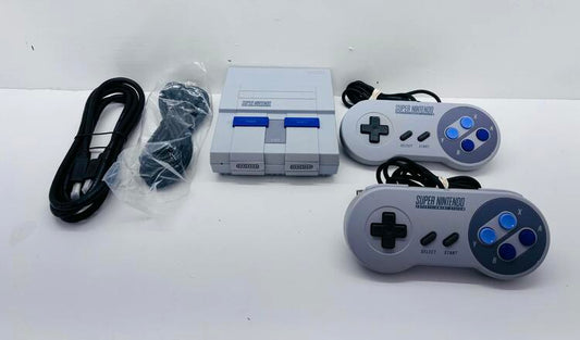 SUPER NINTENDO ENTERTAINMENT SYSTEM CLASSIC EDITION - 2 CONTROLLERS (COMPLETE IN BOX) (used)
