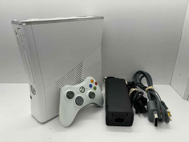 XBOX 360 MODEL 2 WHITE - 250 GB + 1 CONTROLLER (usagé)
