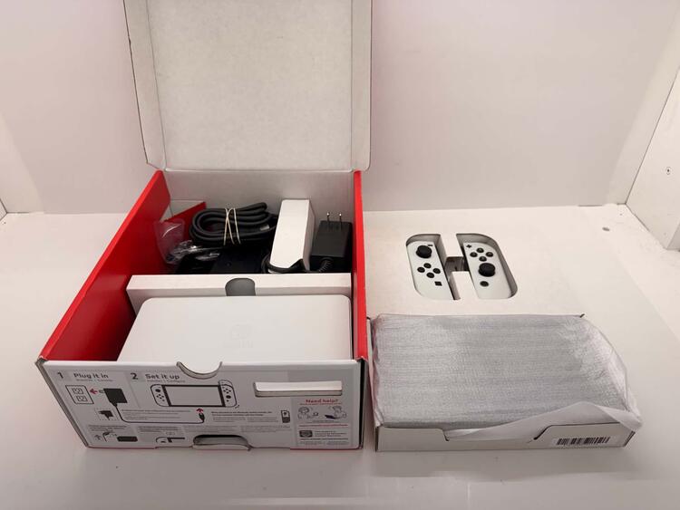 NINTENDO SWITCH OLED WHITE