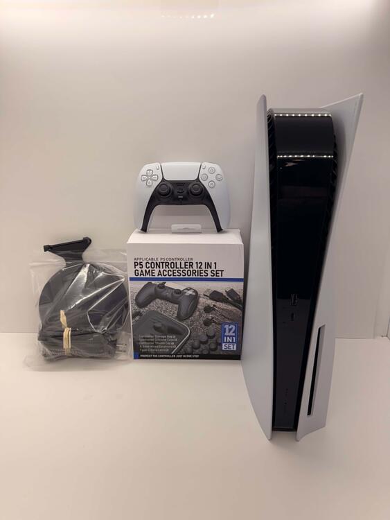 PLAYSTATION 5 DISC + 12 IN 1 GAME ACCESSORIES SET + VERTICAL STAND