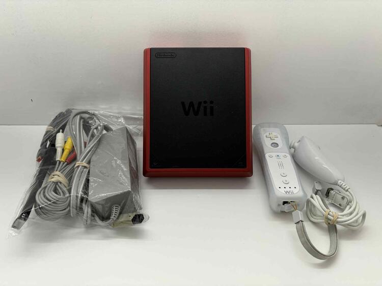 NINTENDO WII MINI RED + REMOTE WHITE + NUNCHUK (usagé)