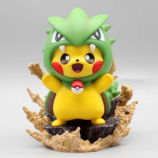 PIKACHU COSPLAY TYRANITAR 12 CM PVC (usagé)