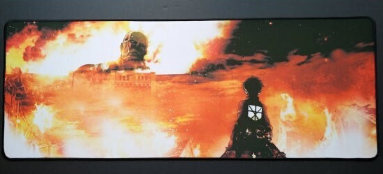 ATTACK ON TITAN (TAPIS DE BUREAU) (usagé)