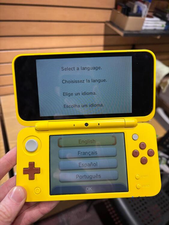 NEW NINTENDO 2DS XL PIKACHU EDITION (WITH BOX)