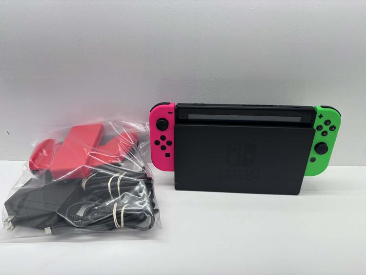 NINTENDO SWITCH MODEL 1 PINK & GREEN JOY CON