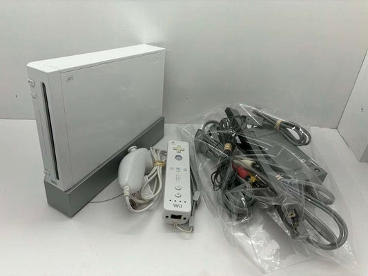 NINTENDO WII MODEL 1 WHITE + 1 REMOTE + 1 NUNCHUK (used)