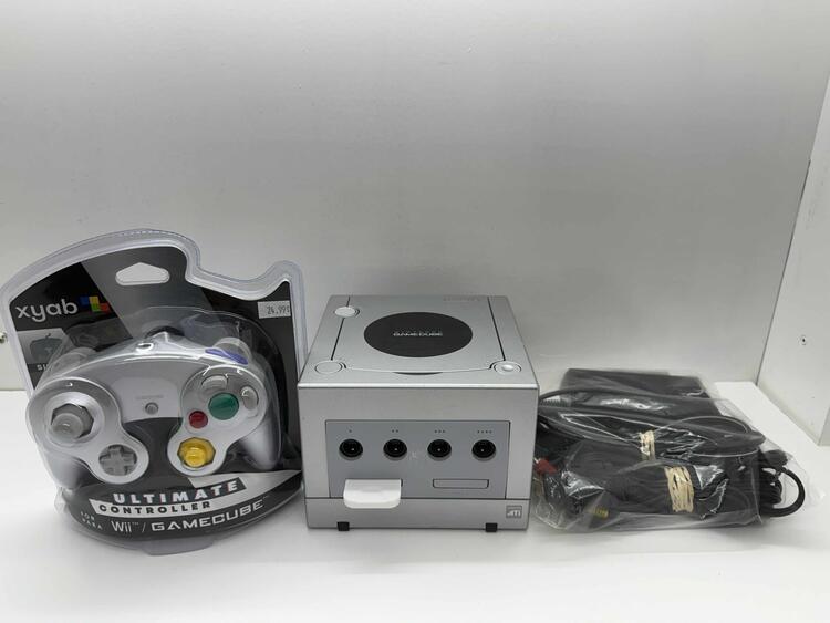 GAMECUBE PLATINUM (DOL-001) + 1 CONTROLLER JOBBER + 1 MEMORY CARD (usagé)