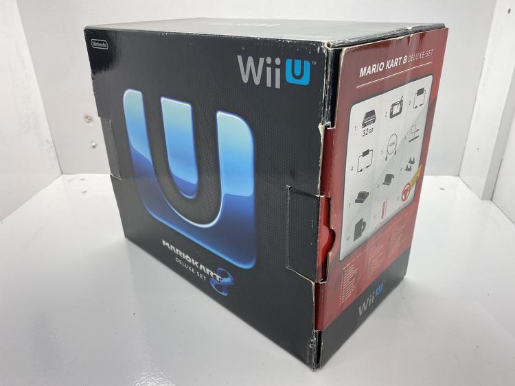 NINTENDO WIIU BLACK DELUXE SET MARIO KART 8 (COMPLETE IN BOX)