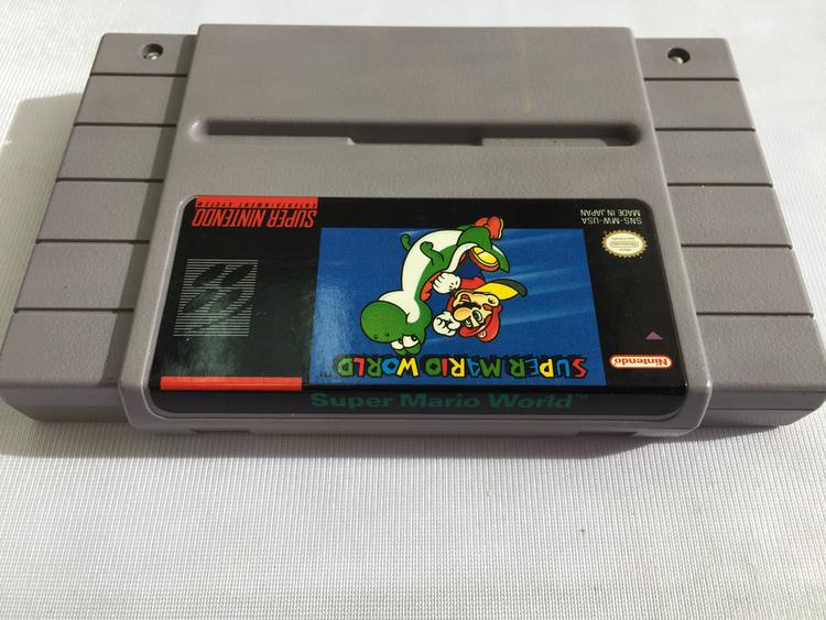 SUPER NINTENDO ENTERTAINMENT SYSTEM SUPER MARIO WORLD SUPER SET (COMPLETE IN BOX)