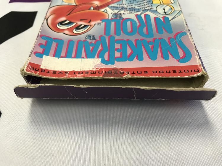 NES SNAKE RATTLE N ROLL (BOX ONLY)