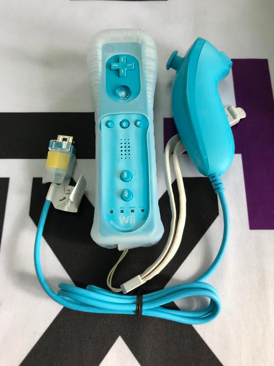 NINTENDO WII MODEL 2 BLUE + Wii SPORTS (used)