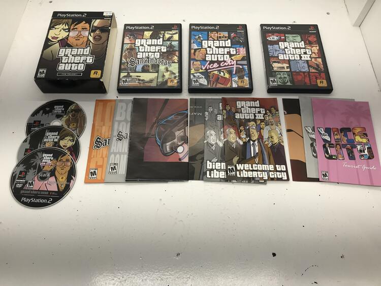 GRAND THEFT AUTO DOUBLE PACK (COMPLETE IN BOX / NO MAP) (usagé)