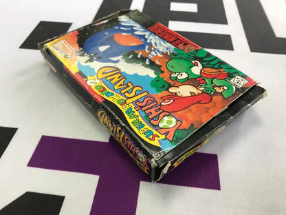 SUPER MARIO WORLD 2 YOSHI'S ISLAND (WITH BOX) (usagé)