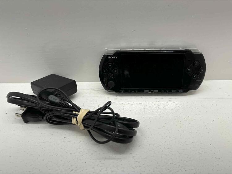 PSP 3001 BLACK + MEMORY CARD 4 GB