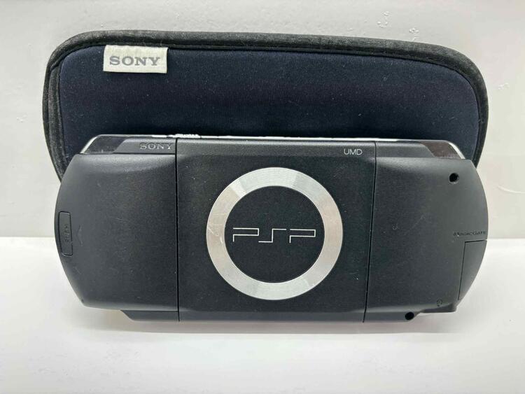PSP 1000 BLACK + 32 MB MEMORY STICK (usagé)