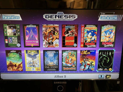 SEGA GENESIS MINI CONSOLE + 2 CONTROLLERS (CONSOLE PIRATÉ AVEC 110 JEUX) ** VOIR PHOTO (usagé)