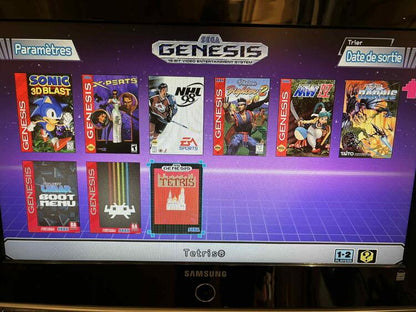 SEGA GENESIS MINI CONSOLE + 2 CONTROLLERS (CONSOLE PIRATÉ AVEC 110 JEUX) ** VOIR PHOTO (usagé)