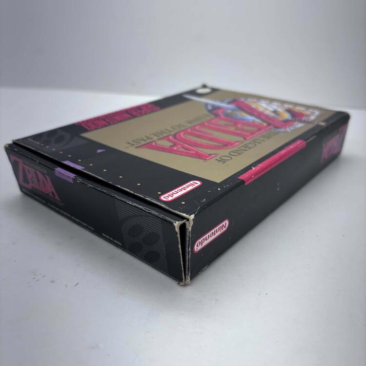 THE LEGEND OF ZELDA A LINK TO THE PAST (COMPLETE IN BOX W/ MAP)