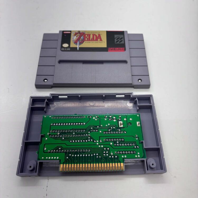 THE LEGEND OF ZELDA A LINK TO THE PAST (COMPLETE IN BOX W/ MAP) (usagé)