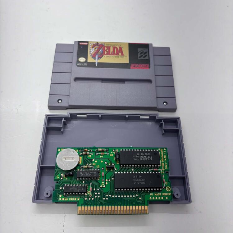 THE LEGEND OF ZELDA A LINK TO THE PAST (COMPLETE IN BOX W/ MAP) (usagé)