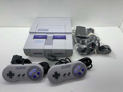 SUPER NINTENDO ENTERTAINMENT SYSTEM + 2 CONTROLLER