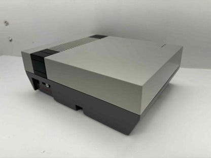 NINTENDO ENTERTAINMENT SYSTEM CONTROL DECK (COMPLETE IN BOX) (used)