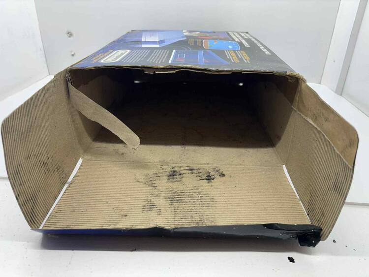 NINTENDO ENTERTAINMENT SYSTEM CONTROL DECK (COMPLETE IN BOX) (used)