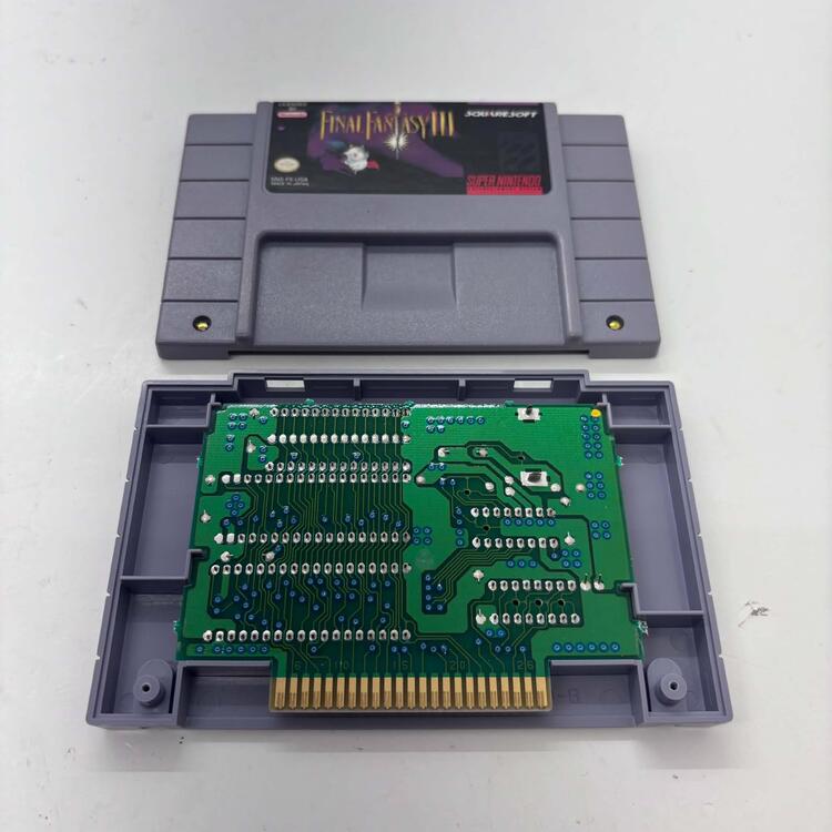 FINAL FANTASY III (COMPLETE IN BOX W/ MAP) (usagé)