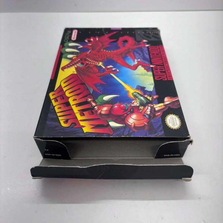 SUPER METROID (COMPLETE IN BOX) (usagé)