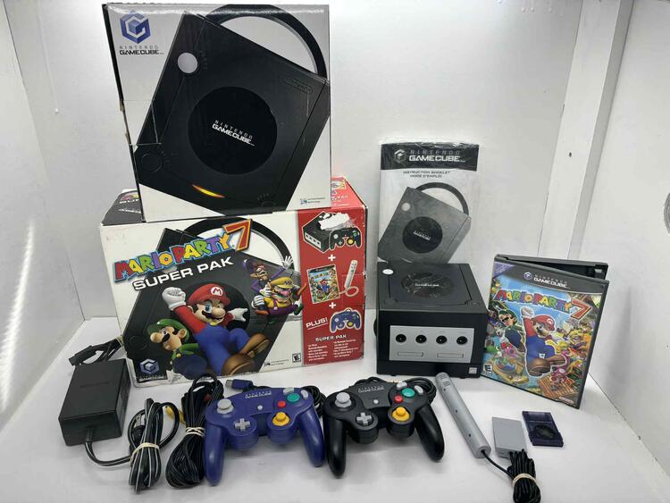 GAMECUBE JET BLACK MARIO PARTY 7 BUNDLE / 2 CONTROLLERS + MICROPHONE (COMPLETE IN BOX)