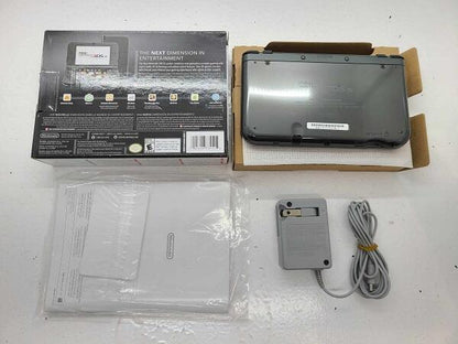 NEW NINTENDO 3DS XL BLACK (COMPLETE IN BOX) (usagé)