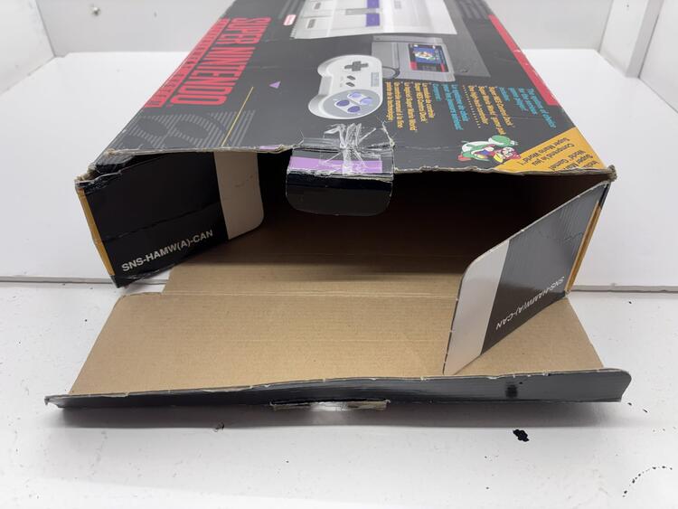 SUPER NINTENDO ENTERTAINMENT SYSTEM SUPER MARIO WORLD EDITION - 1 CONTROLLER (COMPLETE IN BOX / NO INSTALLATION SETUP CARD) (usagé)