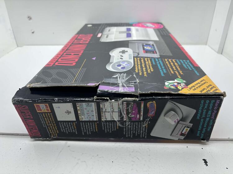 SUPER NINTENDO ENTERTAINMENT SYSTEM SUPER MARIO WORLD EDITION - 1 CONTROLLER (COMPLETE IN BOX / NO INSTALLATION SETUP CARD) (usagé)
