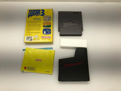 SUPER MARIO BROS. 3 (COMPLETE IN BOX)