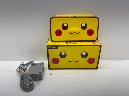 NEW NINTENDO 2DS XL PIKACHU EDITION (WITH BOX) (usagé)