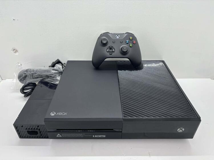 XBOX ONE BLACK - 500GB + 1 CONTROLLER (used)