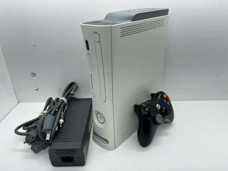 XBOX 360 MODEL 1 WHITE - 60 GB + 1 CONTROLLER (used)