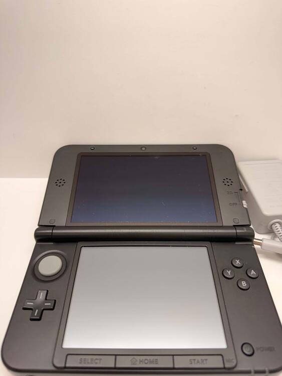 NINTENDO 3DS XL RED & BLACK (usagé)