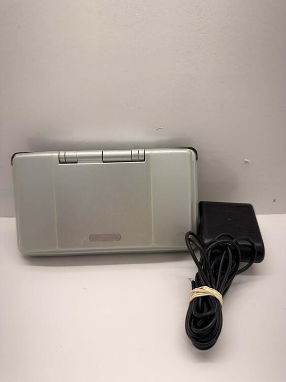 NINTENDO DS PLATINUM