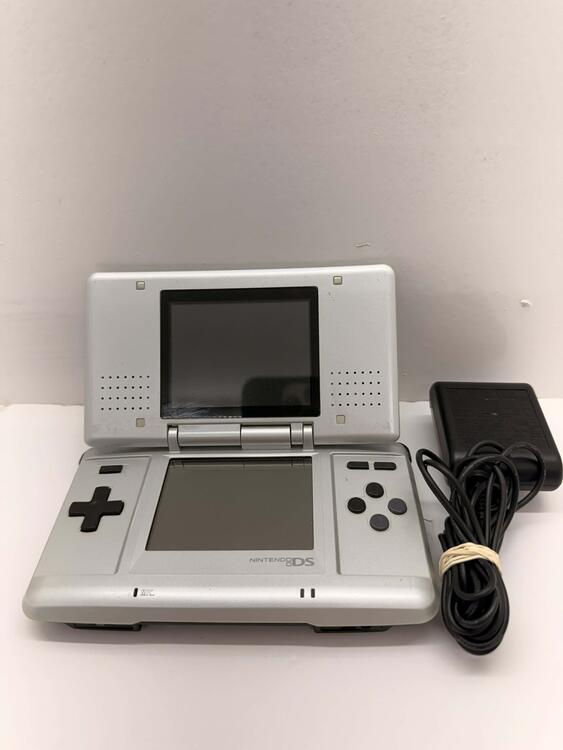 NINTENDO DS PLATINUM