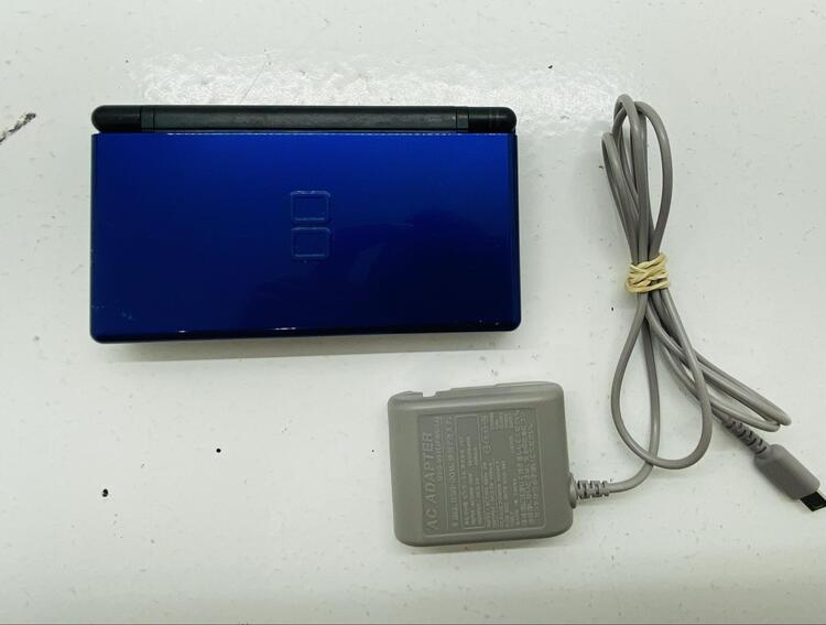 NINTENDO DS LITE COBALT / BLACK + AC ADAPTER