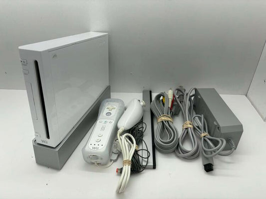 NINTENDO WII MODEL 1 WHITE + 1 REMOTE + 1 NUNCHUK (usagé)