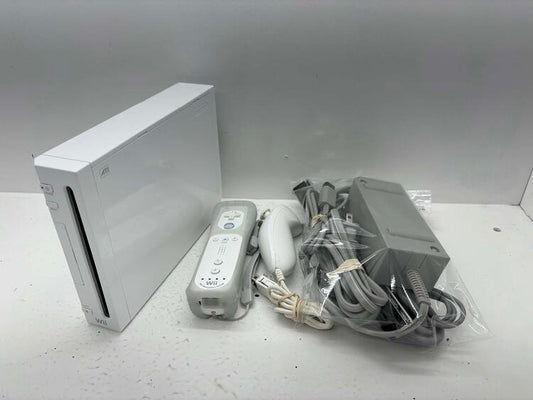 NINTENDO WII MODEL 1 WHITE + 1 REMOTE + 1 NUNCHUK (used)