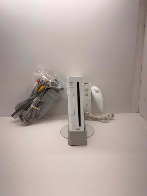 NINTENDO WII MODEL 1 WHITE + 1 REMOTE + 1 NUNCHUK (usagé)