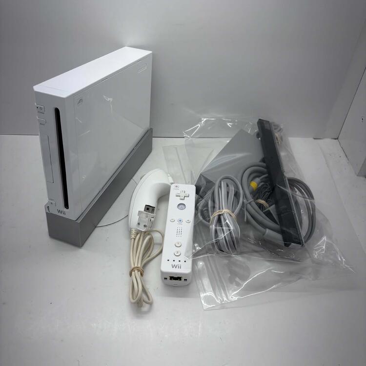 NINTENDO WII MODEL 1 WHITE + 1 REMOTE + 1 NUNCHUK (usagé)