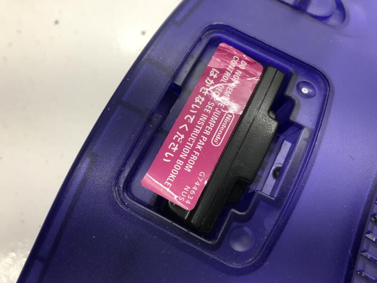 NINTENDO 64 FUNTASTIC GRAPE + 2 NINTENDO CONTROLLER