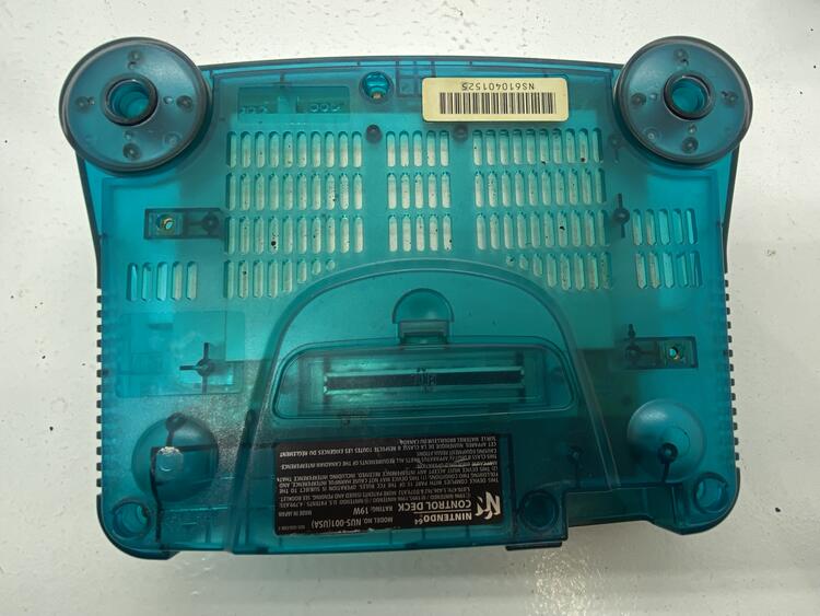 NINTENDO 64 FUNTASTIC ICE BLUE + 1 NINTENDO CONTROLLER + 1 JOBBER CONTROLLER (usagé)