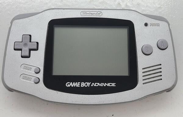 GAMEBOY ADVANCE PLATINUM (NEW LENS)