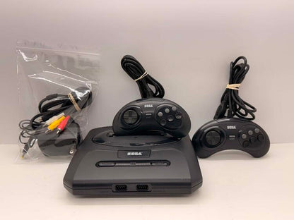 SEGA GENESIS MODEL 2 + 2 CONTROLLERS (usagé)