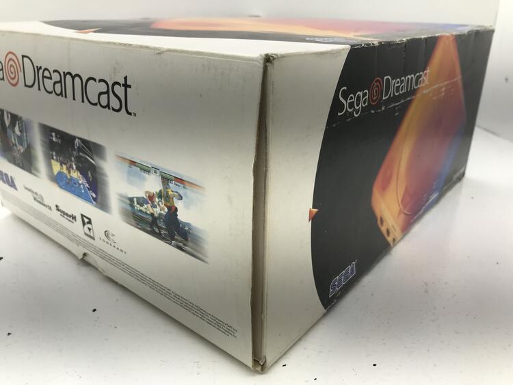 SEGA DREAMCAST WHITE (COMPLETE IN BOX) (used)